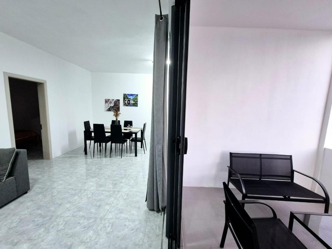 Skyview Apartment- Rooftop Penthouse With Sunset & Sea Views Flic-en-Flacq المظهر الخارجي الصورة