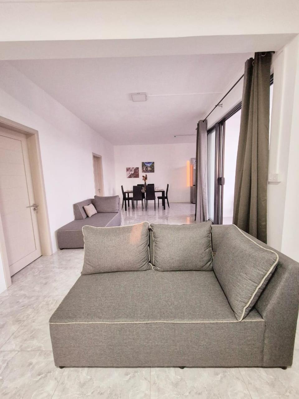 Skyview Apartment- Rooftop Penthouse With Sunset & Sea Views Flic-en-Flacq المظهر الخارجي الصورة