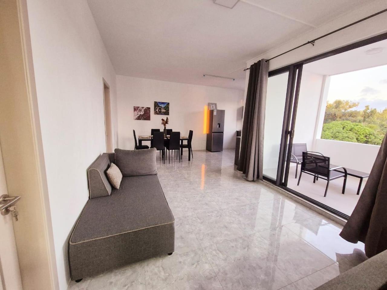 Skyview Apartment- Rooftop Penthouse With Sunset & Sea Views Flic-en-Flacq المظهر الخارجي الصورة