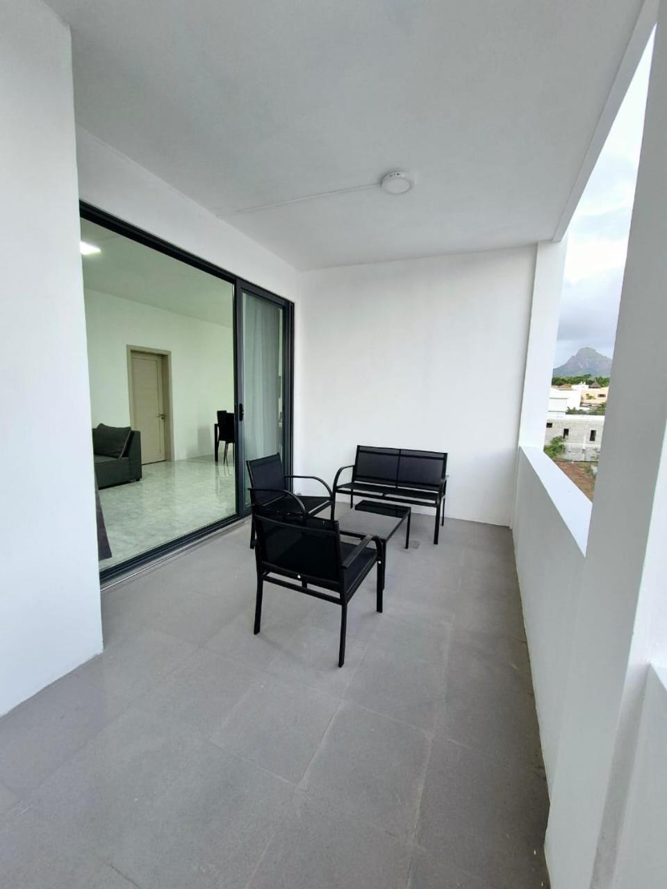 Skyview Apartment- Rooftop Penthouse With Sunset & Sea Views Flic-en-Flacq المظهر الخارجي الصورة