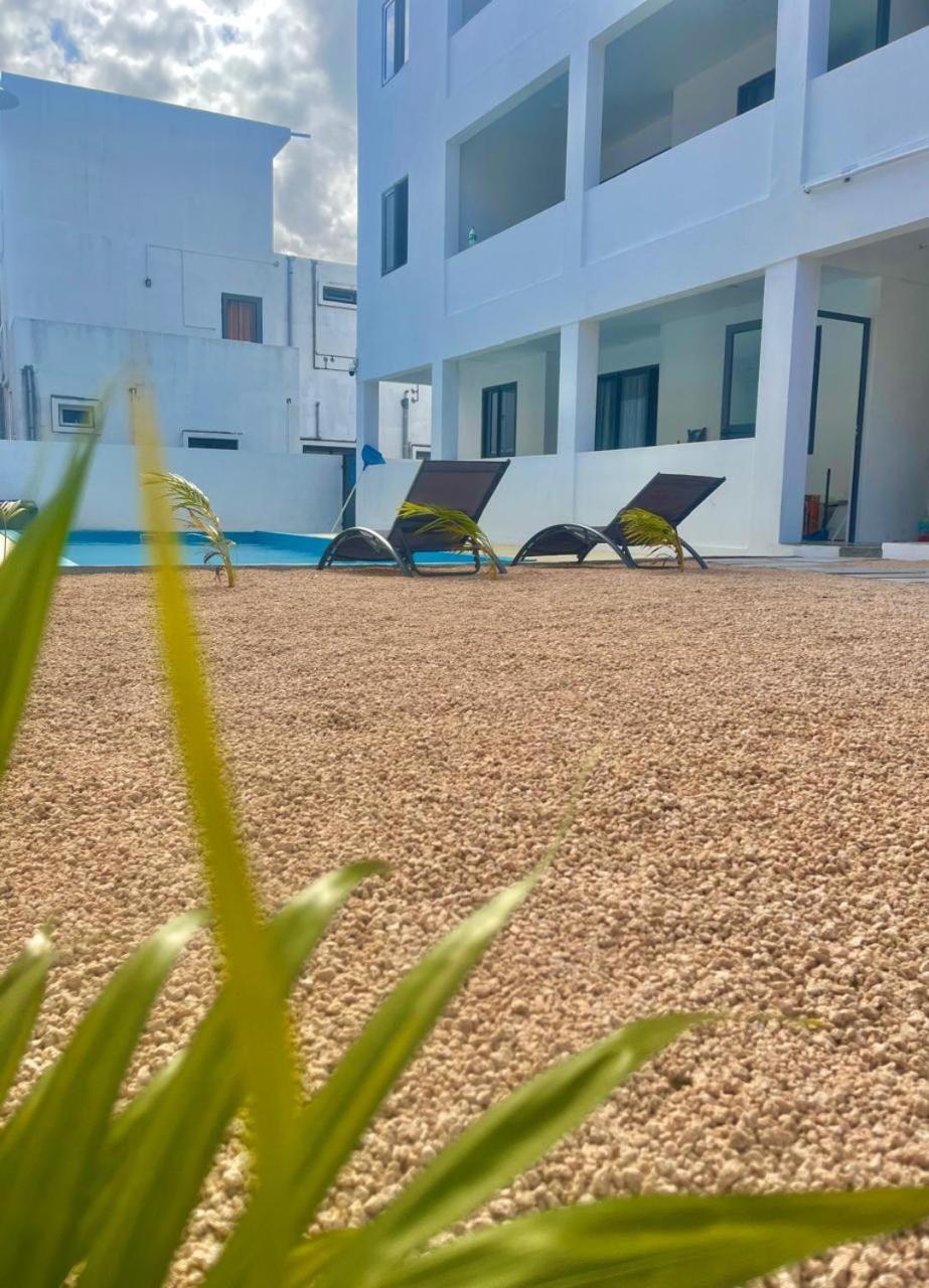 Skyview Apartment- Rooftop Penthouse With Sunset & Sea Views Flic-en-Flacq المظهر الخارجي الصورة