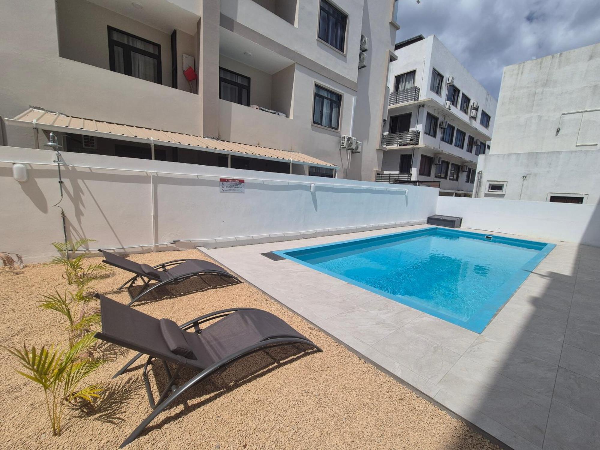 Skyview Apartment- Rooftop Penthouse With Sunset & Sea Views Flic-en-Flacq المظهر الخارجي الصورة