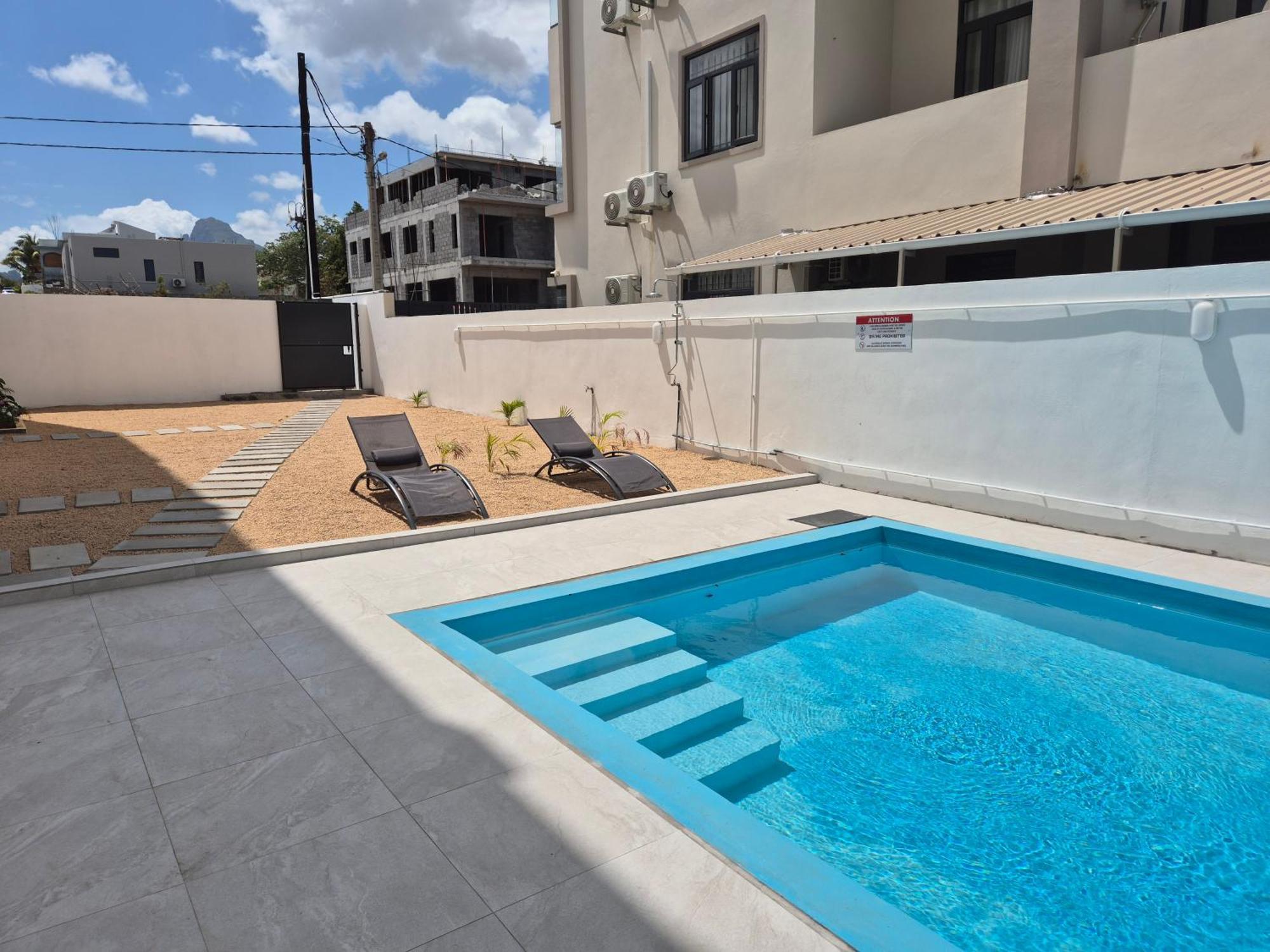 Skyview Apartment- Rooftop Penthouse With Sunset & Sea Views Flic-en-Flacq المظهر الخارجي الصورة
