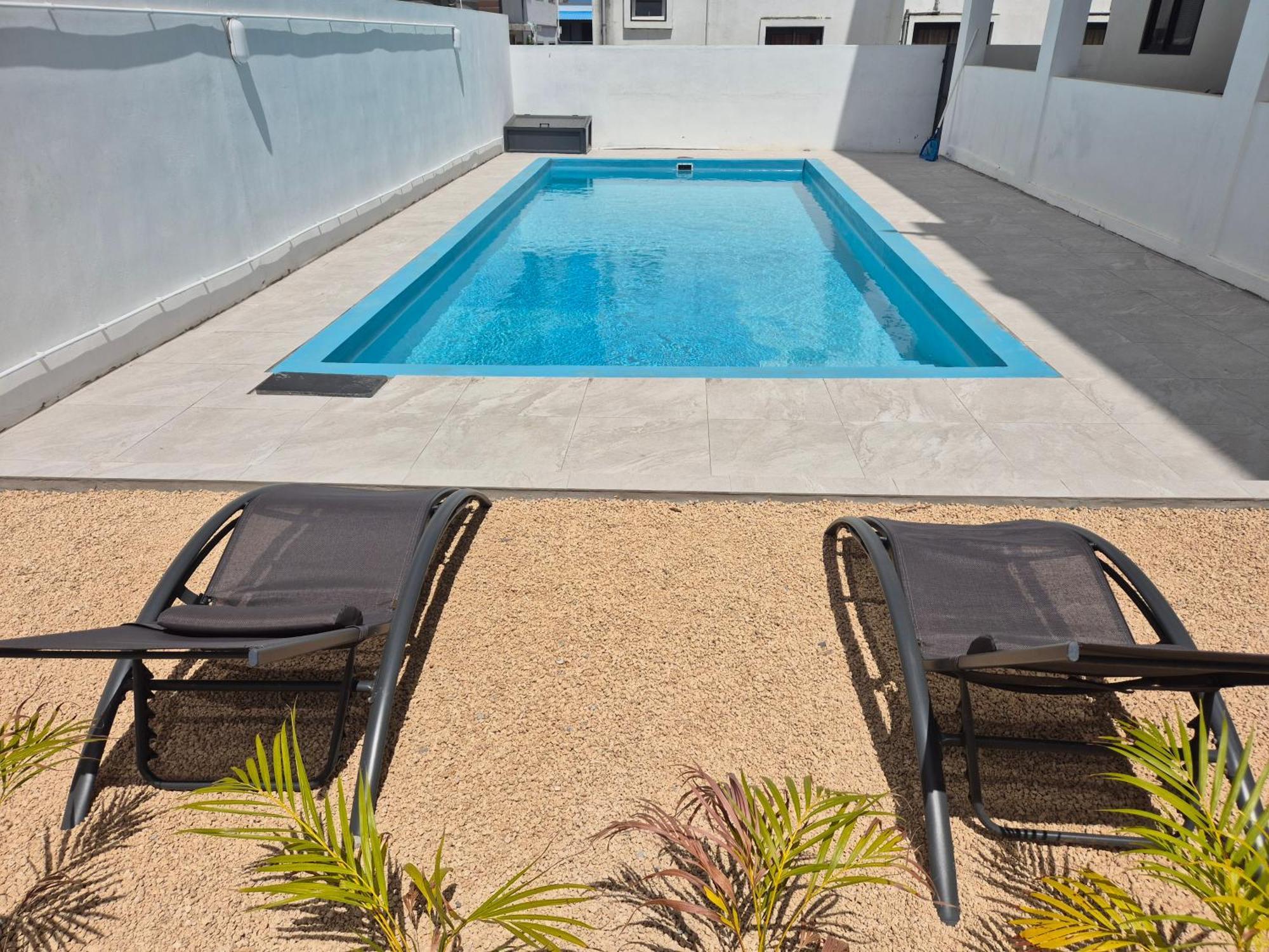 Skyview Apartment- Rooftop Penthouse With Sunset & Sea Views Flic-en-Flacq المظهر الخارجي الصورة