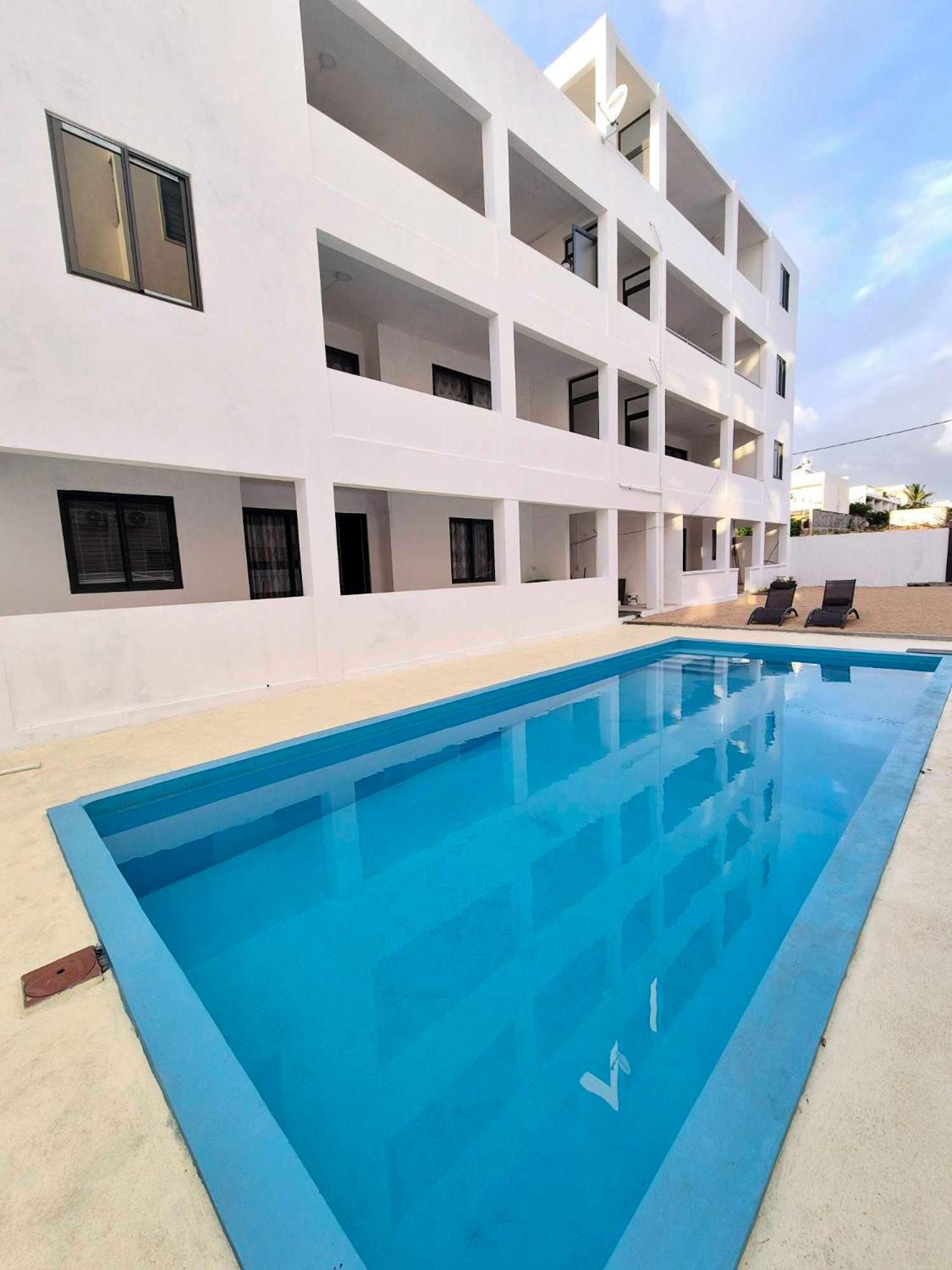 Skyview Apartment- Rooftop Penthouse With Sunset & Sea Views Flic-en-Flacq المظهر الخارجي الصورة